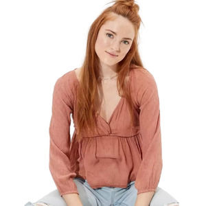 American Eagle Outfitters flowy twist front rust coloured peasant blouse. Size L